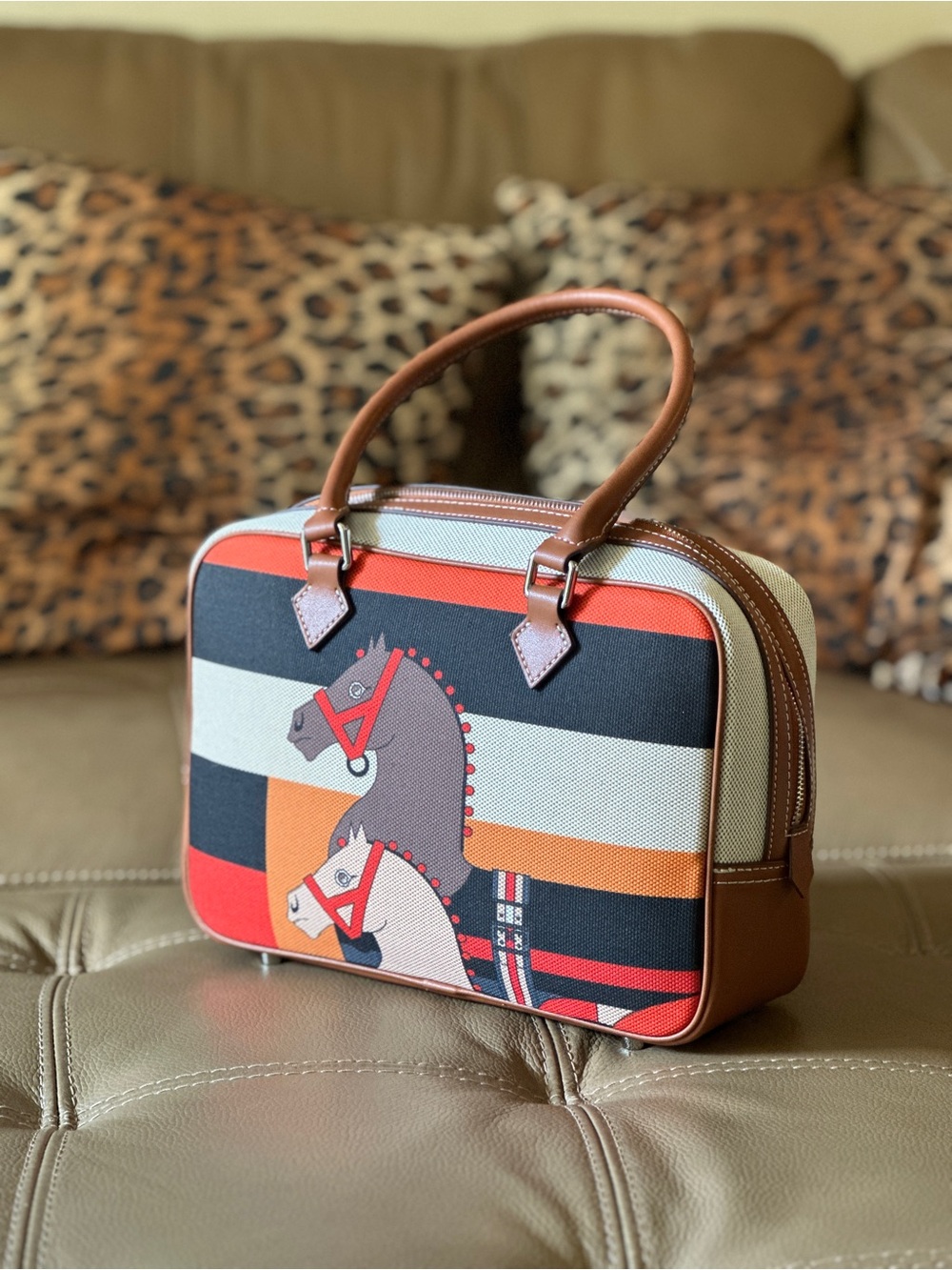 Beautiful High woven and fine spun canvas bag for woman
